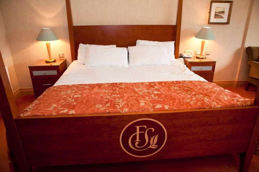 Four Seasons Hotel & Leisure Club 모니건 외부 사진