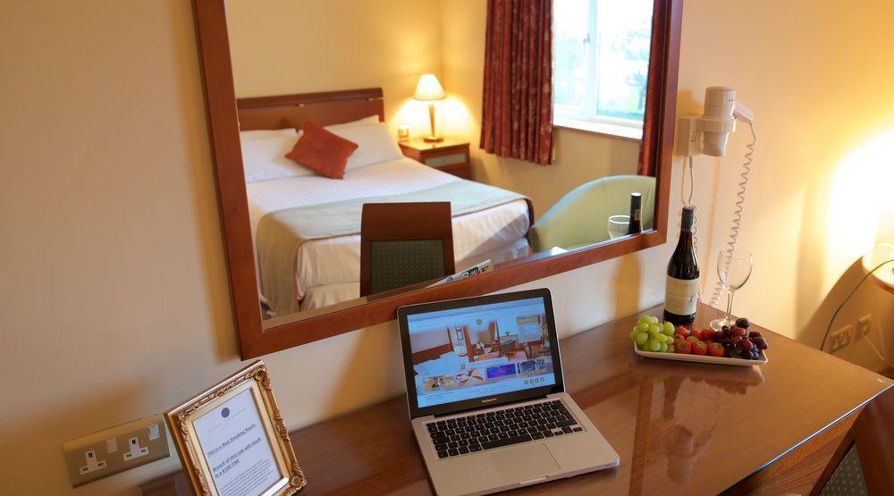 Four Seasons Hotel & Leisure Club 모니건 외부 사진